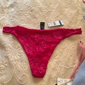 NATORI Lavish Fushia Pink Embroidered Thong sz XL
